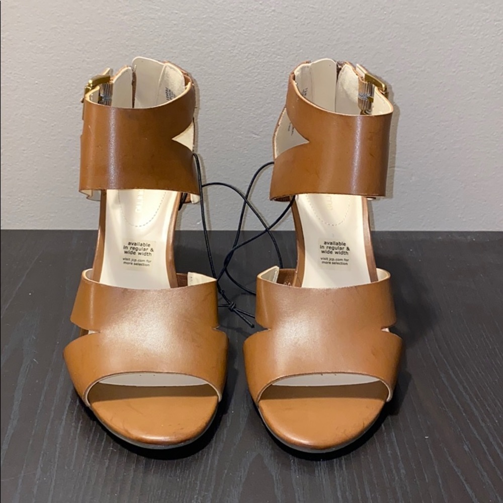 Liz Claiborne Flex Form Heel - BRAND NEW